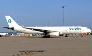 Airbus A330-300 [CS-TRH]