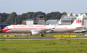 Airbus A321 [D-AZAO / CS-TJR]