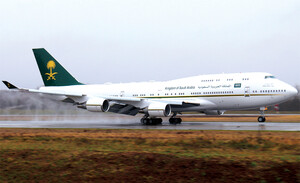 Boeing 747-400 [HZ-HM1]