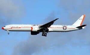 Boeing 777-300 [N735AT]