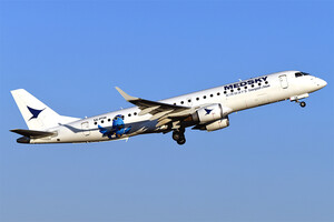 Embraer ERJ-175 [SX-PTM]