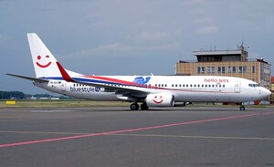 Boeing 737-800 [YR-HLC]